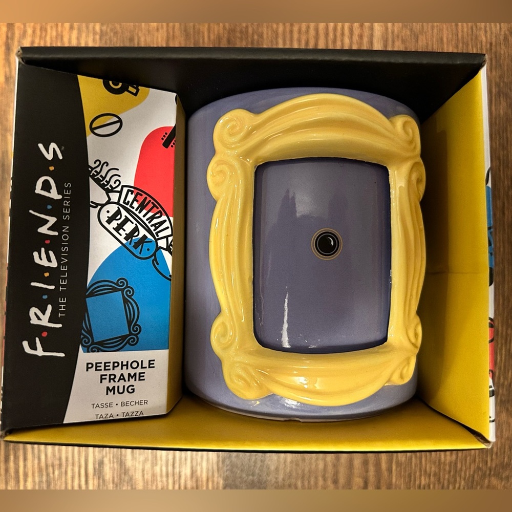 Friends Peephole Frame Mug